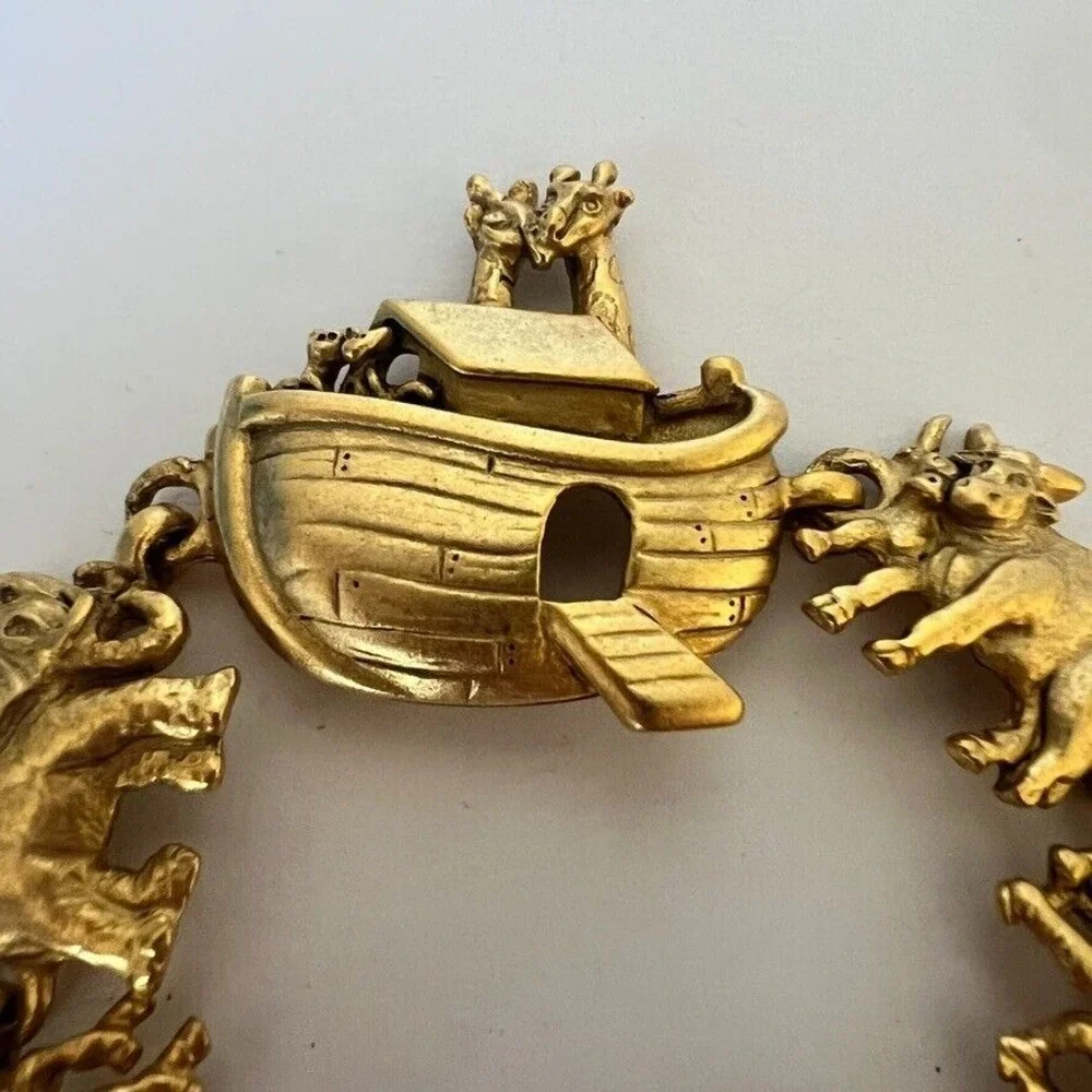AJC Vintage Noah's Ark Bracelet Brushed Gold Animals Signed NOS 1980s Noahs 6.5